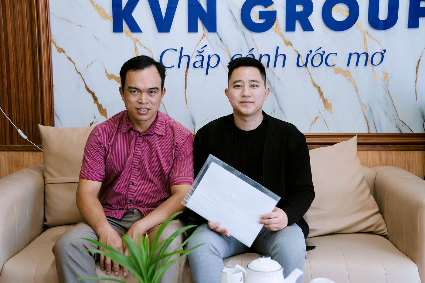 Ban Lãnh Đạo Tư Vấn 1-1 Cùng Phụ Huynh - Du học Hàn Quốc KVN GROUP