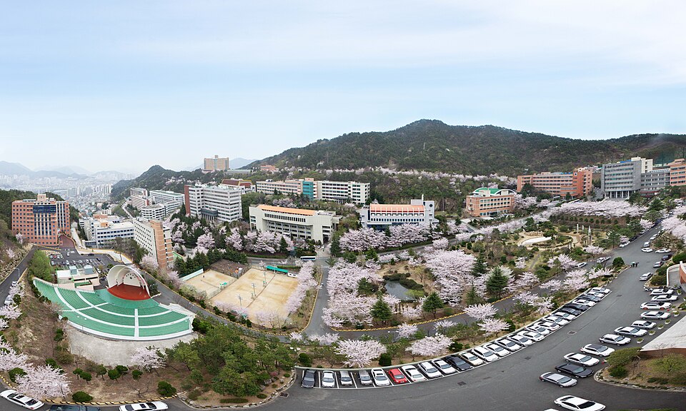 Khuôn viên và giảng đường Đại Học DIT (DONGEUI INSTITUTE OF TECHNOLOGY)